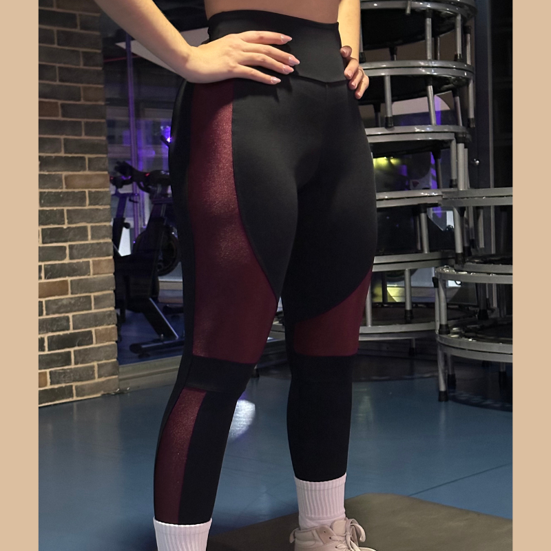 Calça Legging Poliamida Preta com Recorte Perna Vermelho Vinho - Image 2